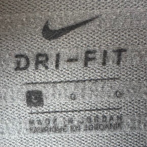 Nike Dri-Fit 1/4 Zip Pullover Jacket Women’s Large Gray Lightweight Performance - Picture 3 of 11